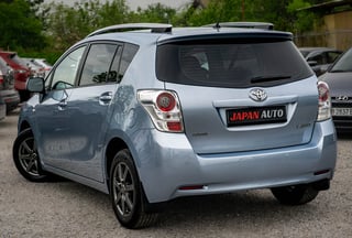Toyota Verso parking