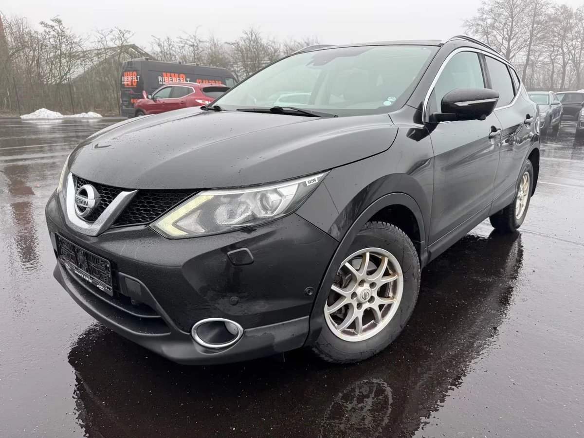 Nissan Qashqai lot