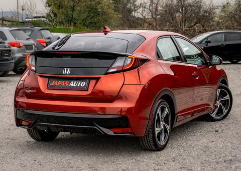 Honda Civic отзад