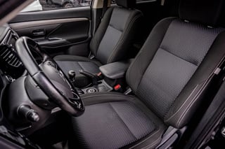 Interior front seats