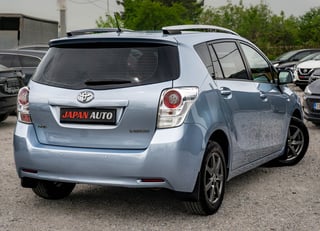 Toyota Verso rear view