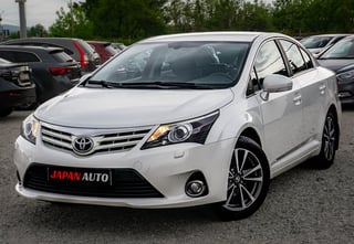 Toyota Avensis front view